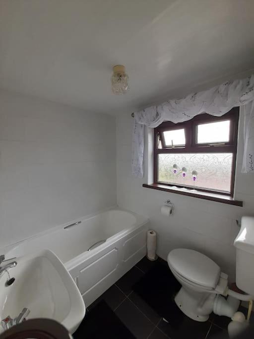 4 Bedroom Traditional Irish Farm House Killybegs Donegal Town Extérieur photo
